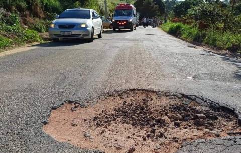 Idoso morre após tentativa de desviar de buraco na rodovia entre Santa Marta e Ibitirama