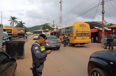 PMES realiza operação contra irregularidades no transporte escolar em Ibatiba