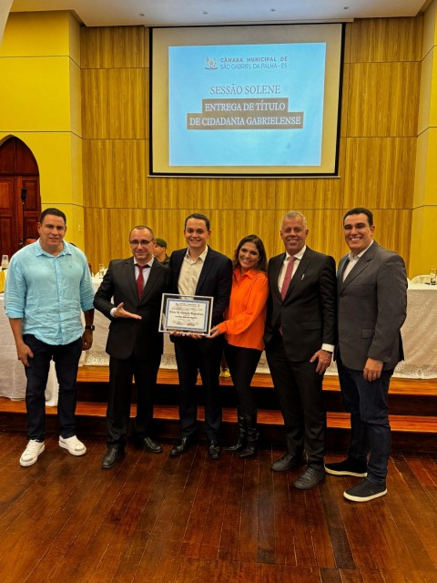 Prefeito Lorenzo Pazolini recebe título de Cidadão Gabrielense na Câmara Municipal de São Gabriel da Palha