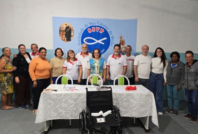 Projeto de reciclagem de Iúna reverte material coletado em cadeiras de rodas