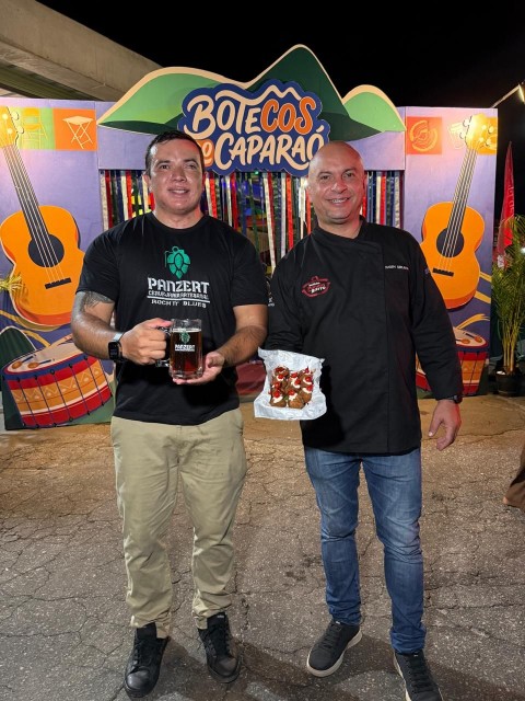 Mestre cervejeiro da Cervejaria Panzert e Chef Nagem Abikahir apresentam harmonização gastronômica no festival Botecos do Caparaó, em Alegre.