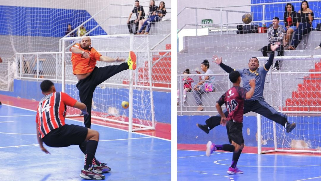 Imagem composta por dois lances de jogo focados nos goleiros. Na esquerda, um goleiro com camisa laranja salta com a perna esquerda estendida para defender uma bola no canto inferior da trave. Na direita, outro goleiro, vestindo camisa cinza com detalhes amarelos, salta com braços e pernas abertos para interceptar uma bola alta arremessada por um jogador adversário de costas.