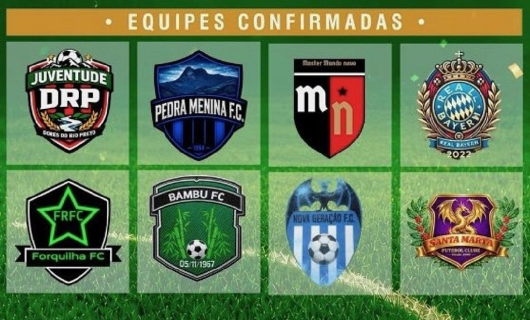 Card digital com fundo verde imitando gramado de futebol. Na parte superior, há uma faixa dourada com o texto 
