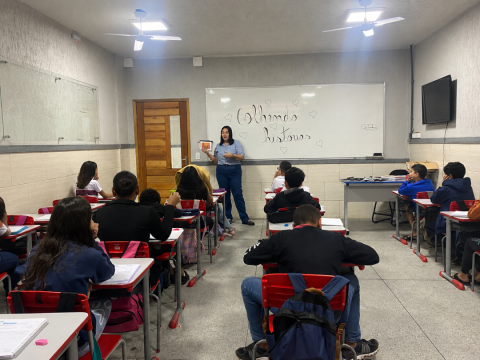Projeto incentiva alunos a escrever livros em Iúna