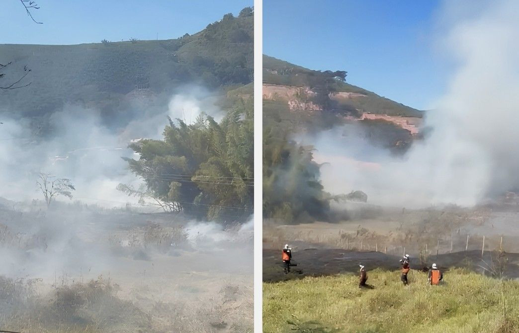 Colagem de duas fotos mostrando fumaça densa cobrindo uma área de morros e bambuzais em Iúna. No lado direito, quatro bombeiros de uniforme e com bombas costais atuam sobre o solo queimado para conter o fogo.