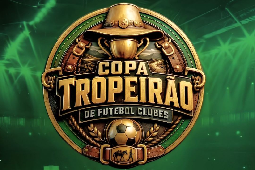 Escudo estilizado em formato circular dourado da Copa Tropeirão de Futebol de Clubes, com um chapéu de tropeiro no topo, uma bola de futebol na base e detalhes em relevo sobre fundo verde.